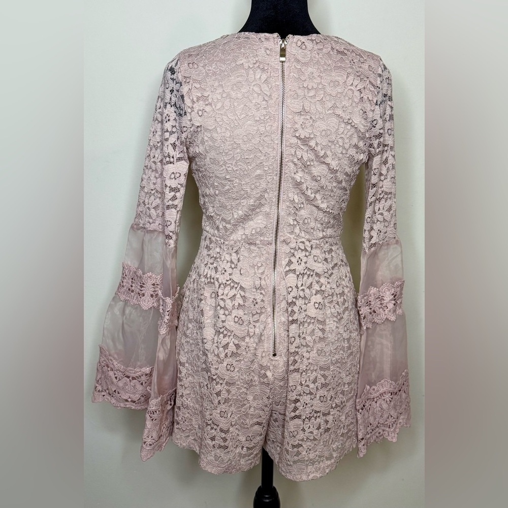 Kaylee Kollektion Pink floral lace short jumpsuit romantic flirty girly med - Picture 6 of 12